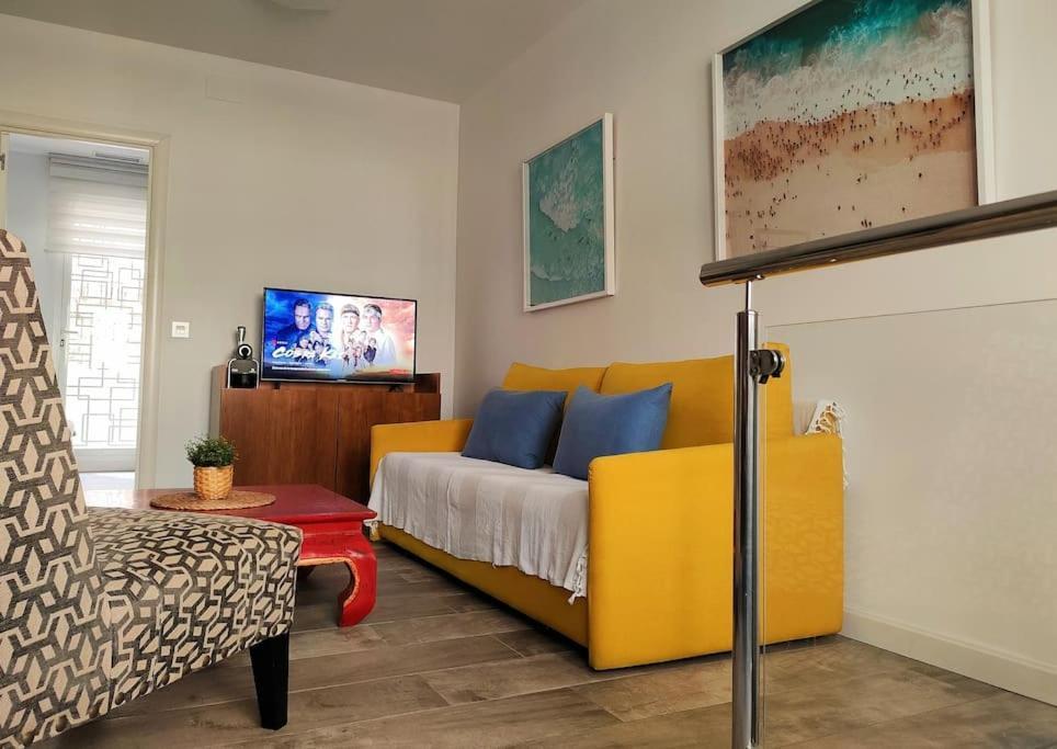 Jos'S House. Thai Loft 50Mt To La Carihuela Beach توريمولينوس المظهر الخارجي الصورة