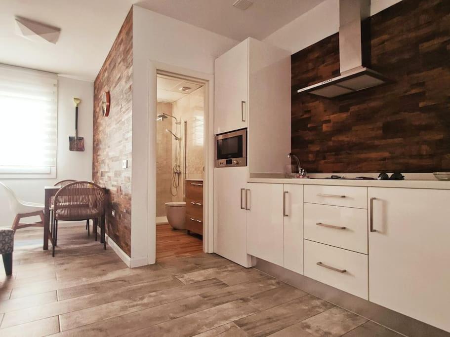Jos'S House. Thai Loft 50Mt To La Carihuela Beach توريمولينوس المظهر الخارجي الصورة