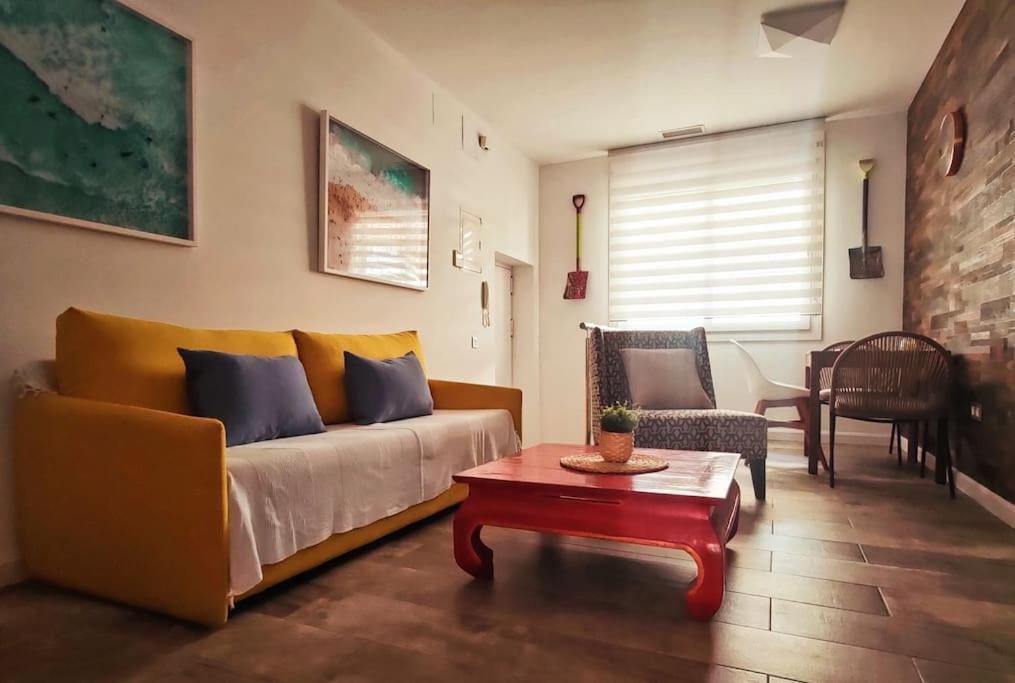 Jos'S House. Thai Loft 50Mt To La Carihuela Beach توريمولينوس المظهر الخارجي الصورة